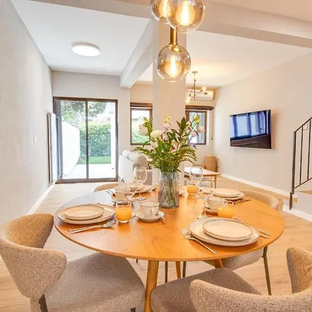 Stylish 2bd Duplex Ac Wi-fi Garden 5m To Olhos de Agua (Albufeira)