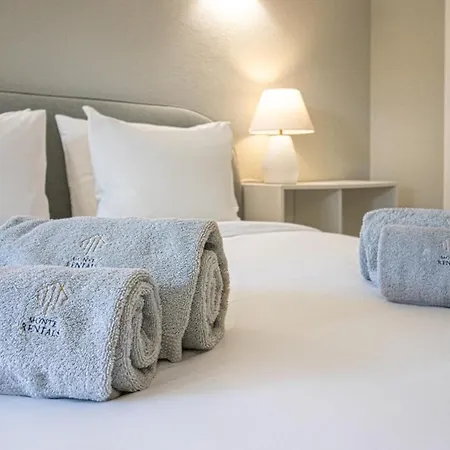 Stylish 2bd Duplex Ac Wi-fi Garden 5m To Holiday home Olhos de Agua (Albufeira)