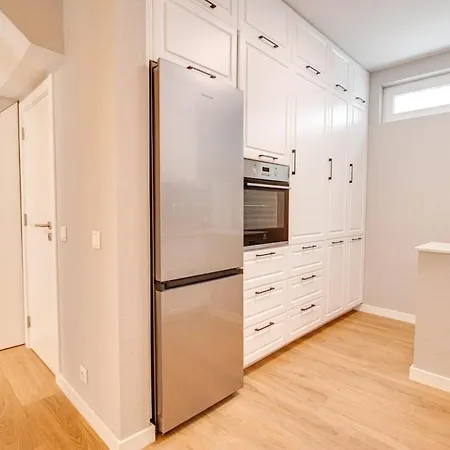 Stylish 2bd Duplex Ac Wi-fi Garden 5m To Holiday home