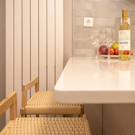 Stylish 2bd Duplex Ac Wi-fi Garden 5m To Сasa de vacaciones