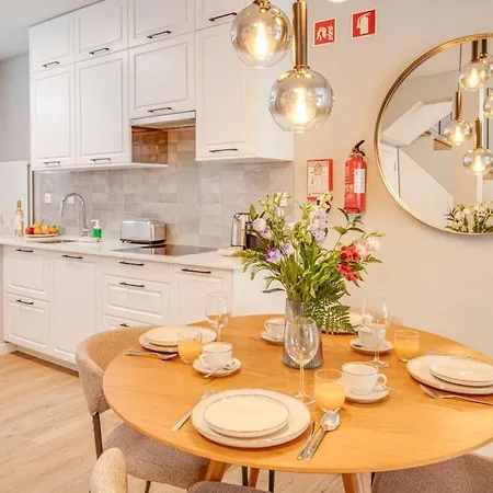 Stylish 2bd Duplex Ac Wi-fi Garden 5m To Holiday home
